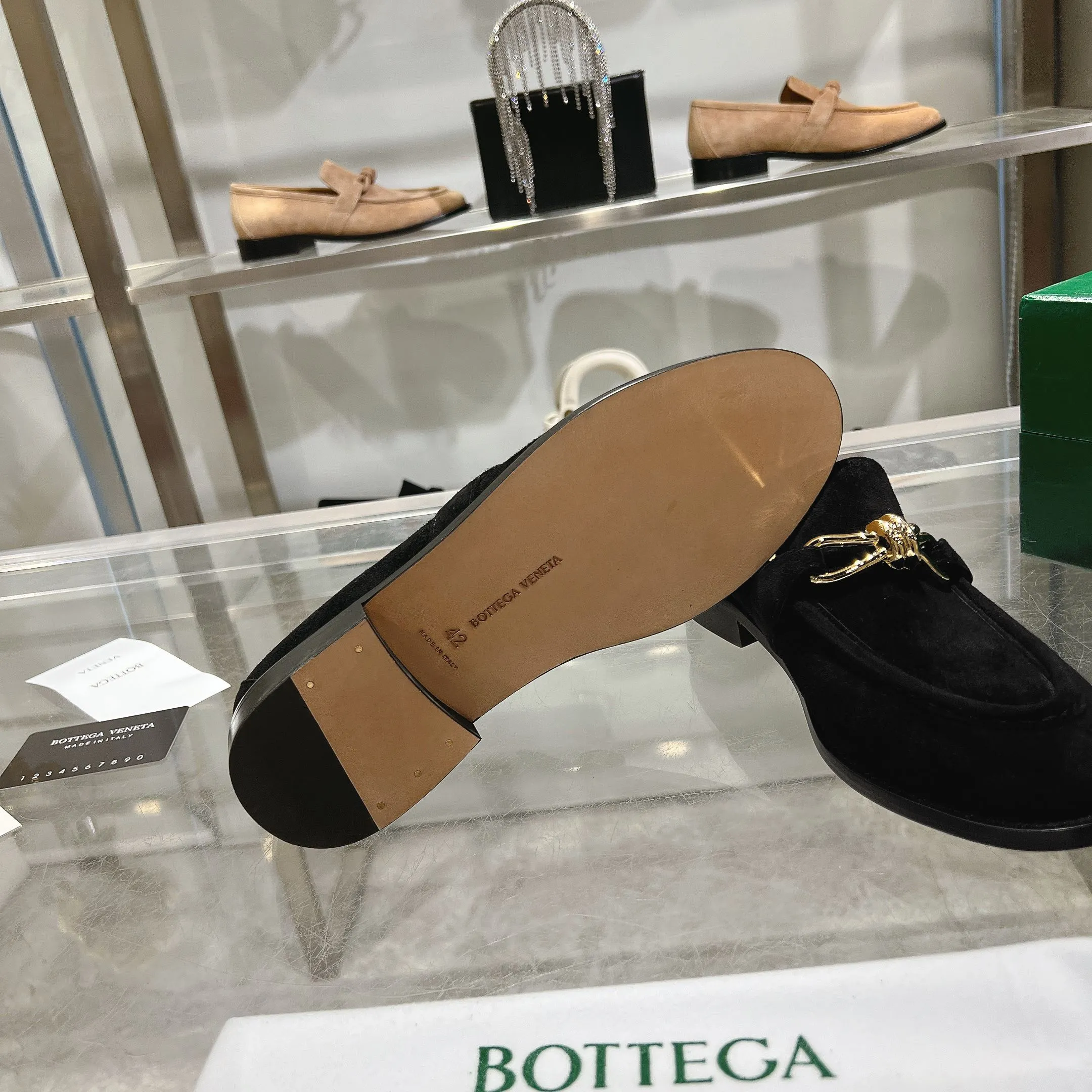 [BV] Top P: 840💰 Size: Female 35-39 (Female 40 custom-made) Male 39-44 (38.45 non-refundable) Bottega Veneta 2025 counter model! Small round toe loafers! Imported leather outsole! Imported grained cowhide! Solid color Niuli! !